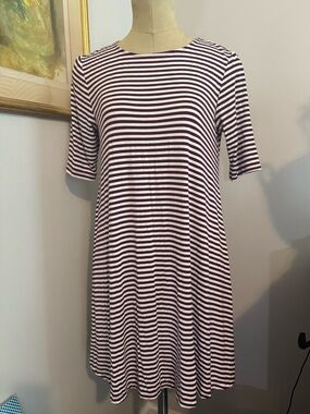 Old Navy Burgundy and White Striped Short Sleeve Swing Dress